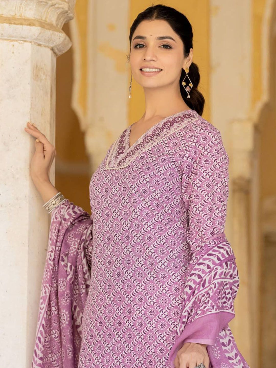 Dhiyona VA Women'sEthnic Motifs Printed Regular Straight Kurta with Trousers & Dupatta