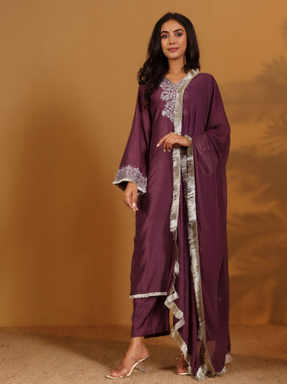 Dhiyona VA Women'sFloral Embroidered Sequnnied V-Neck Straight Kurta With Trousers & Dupatta