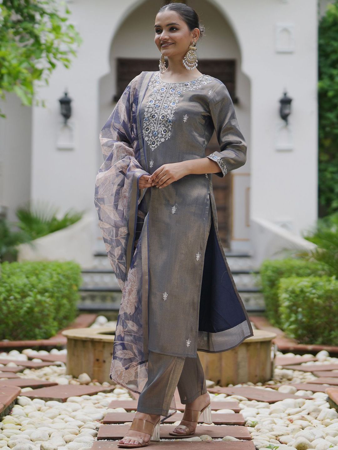 Dhiyona IE Women Floral Embroidered Regular Liva Kurta with Trousers & With Dupatta