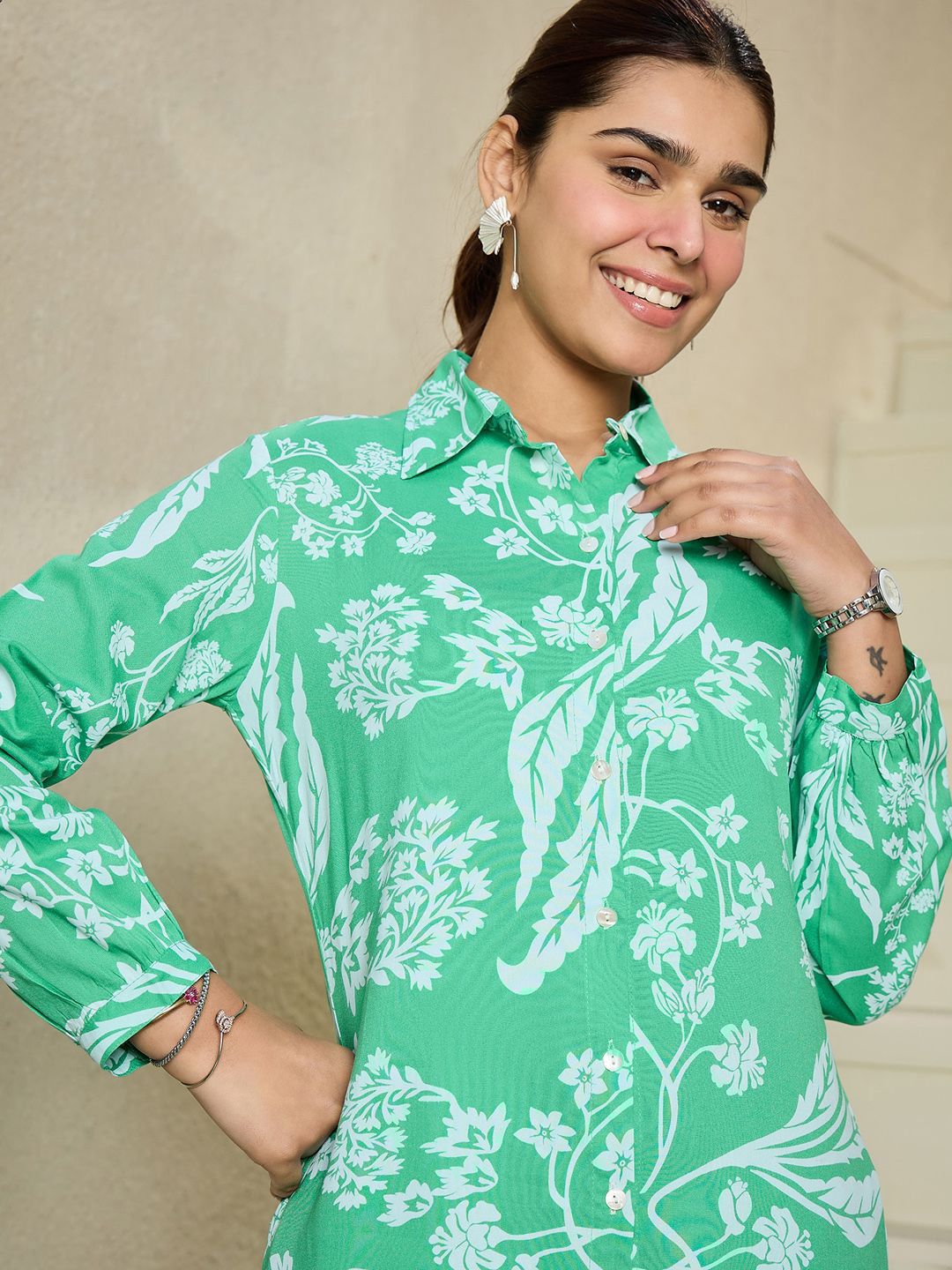 Dhiyona IE Floral Printed Shirt Collar Kurta With Trousers