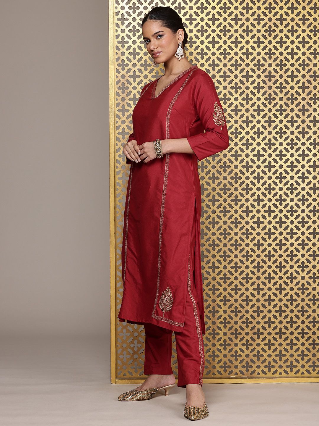 Dhiyona PD Women Floral Embroidered Thread Work Jashn Kurta with Trousers & Dupatta