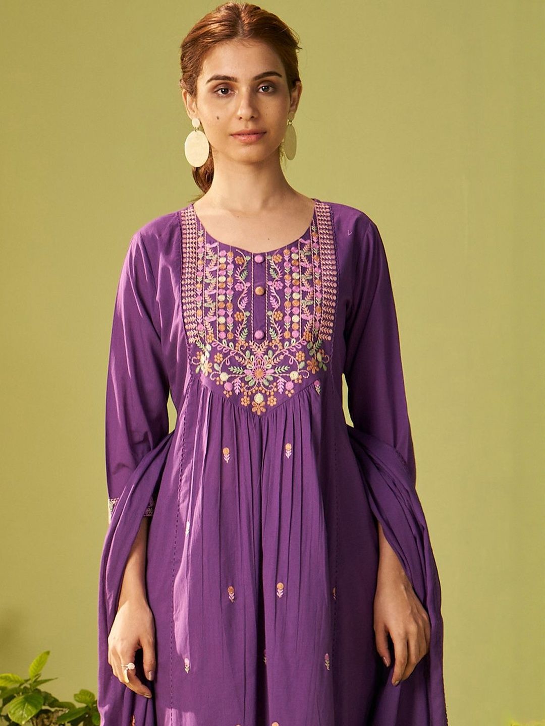 Floral Embroidered Thread Work Pure Cotton A-Line Kurta & Trousers With Dupatta