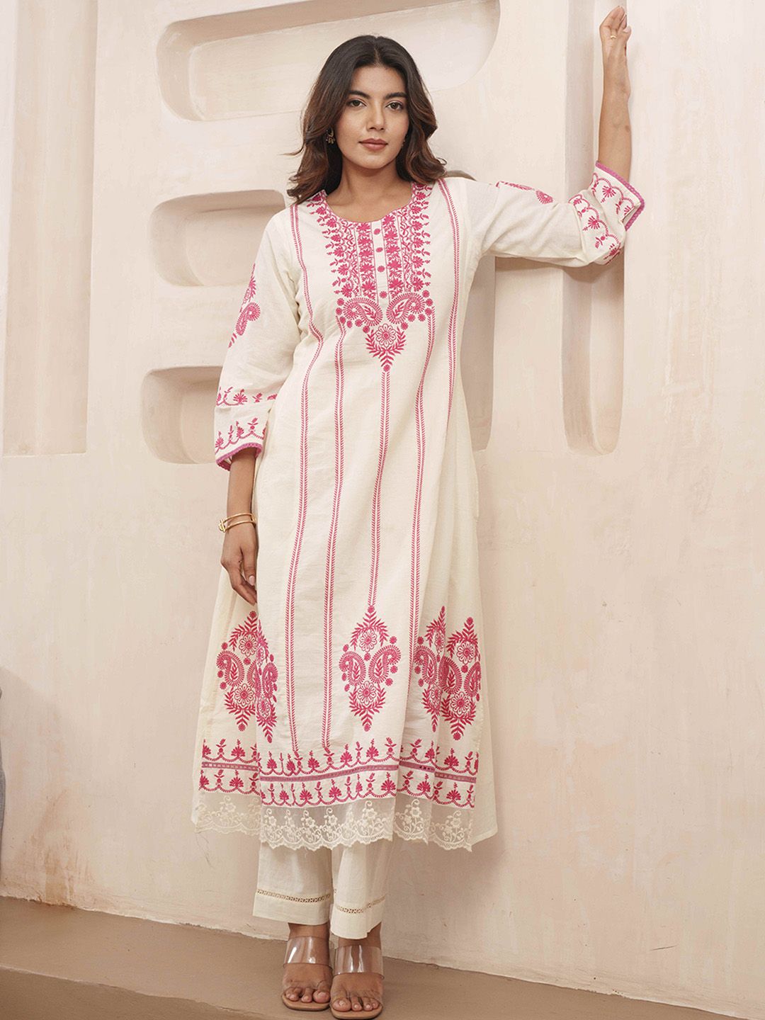 Dhiyona PD Women Floral Embroidered Pure Cotton Kurta & Trousers With Dupatta