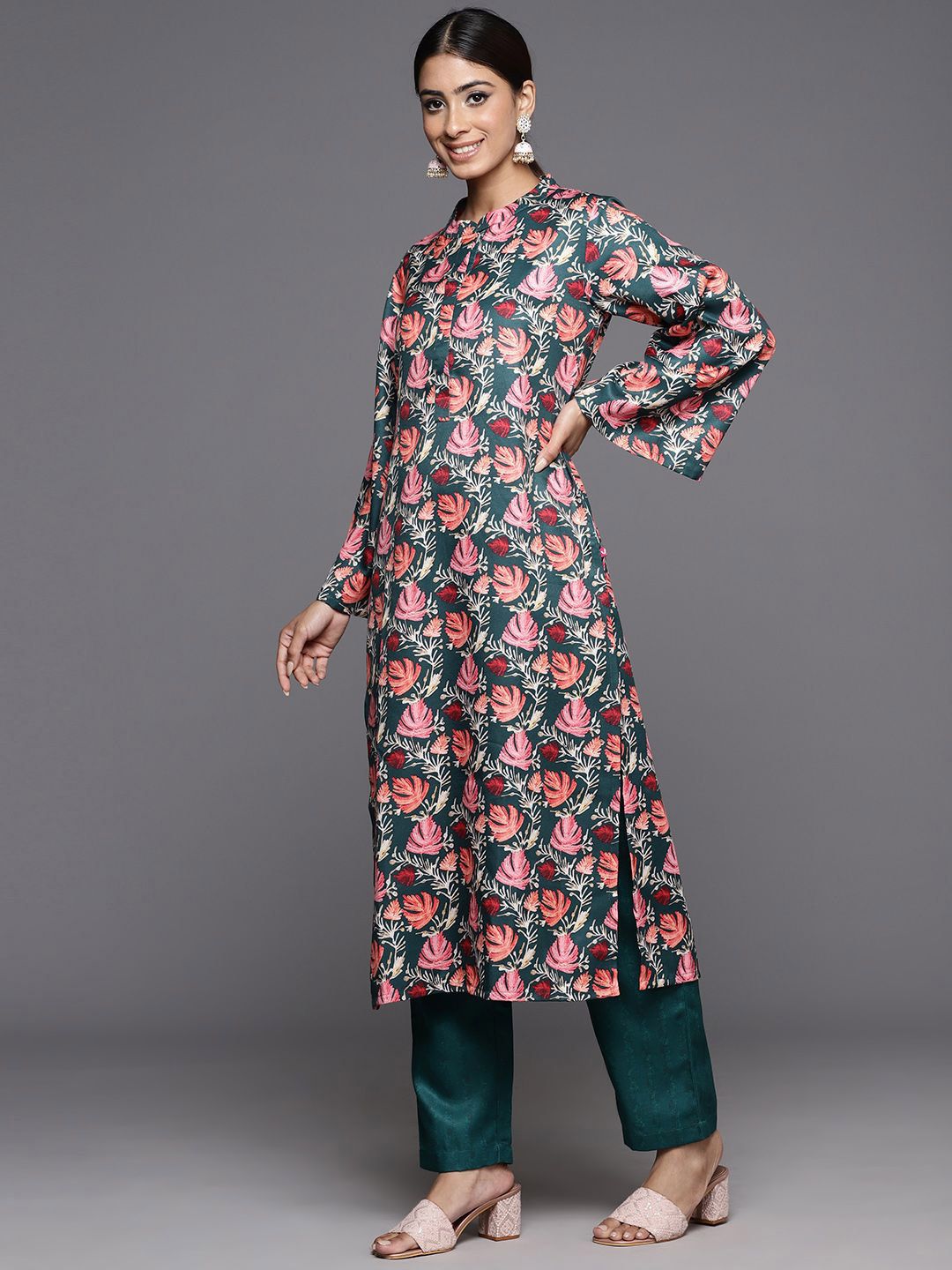 Dhiyona VA Women'sFloral Printed Mandarin Collar Kurta With Trousers & Dupatta