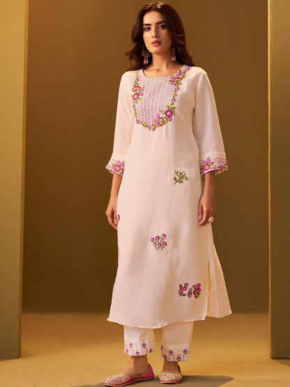 Dhiyona IE Floral Embroidered Round Neck Tunic & Trousers