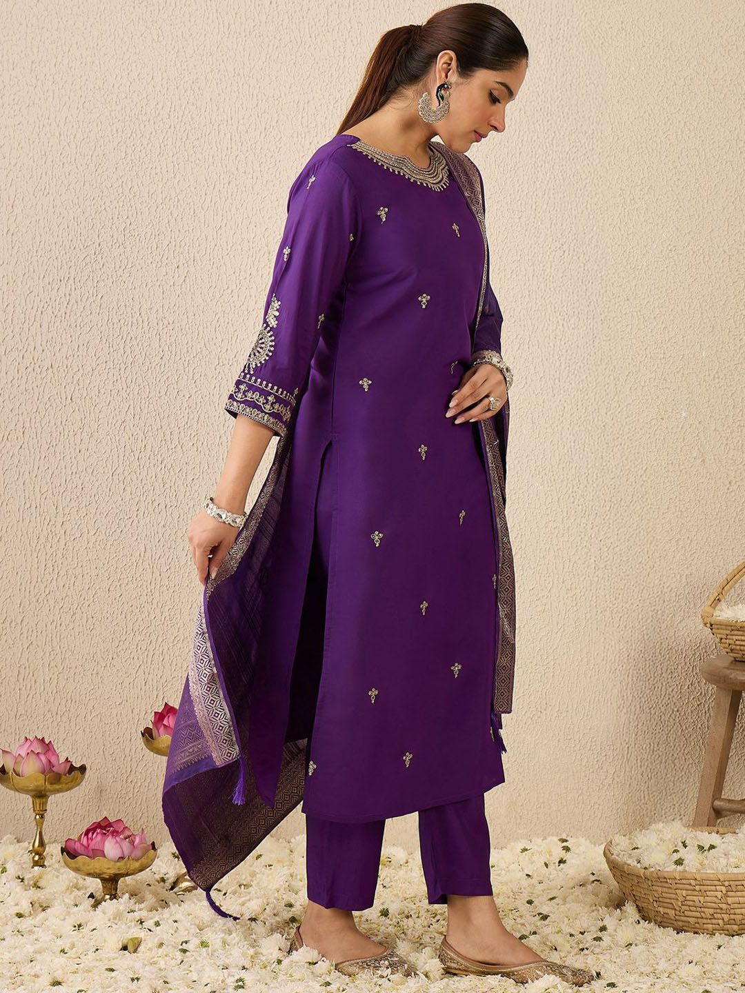 Women Ethnic Motifs Printed Kurta with Trousers & Dupatta