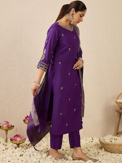 Women Ethnic Motifs Printed Kurta with Trousers & Dupatta