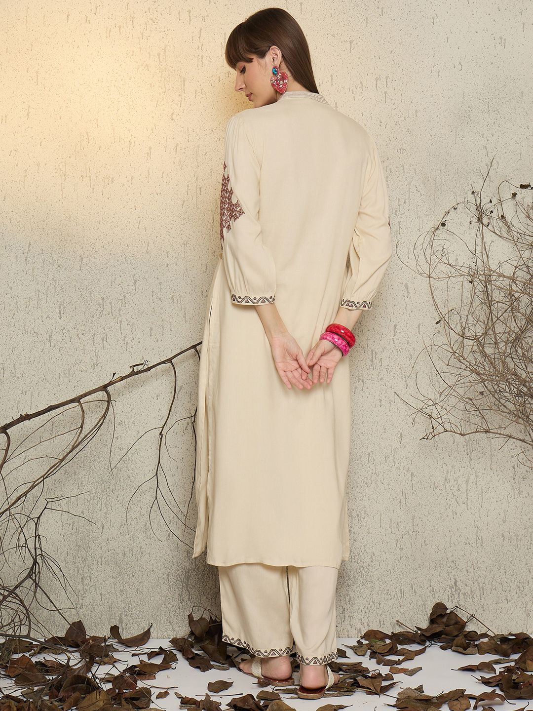 Dhiyona IE Women Embroidered Mandarin Collar Top and Trousers Co-Ords