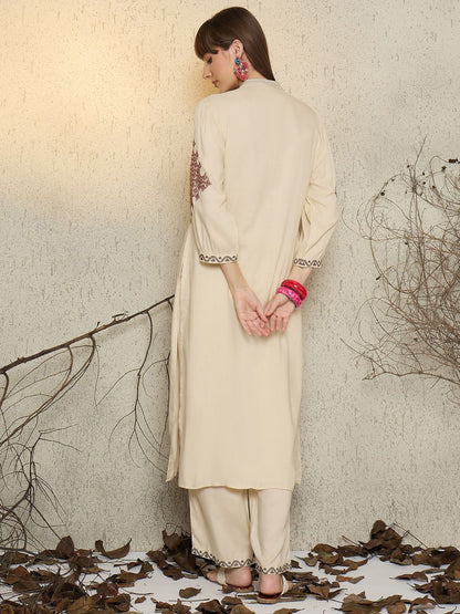 Dhiyona IE Women Embroidered Mandarin Collar Top and Trousers Co-Ords