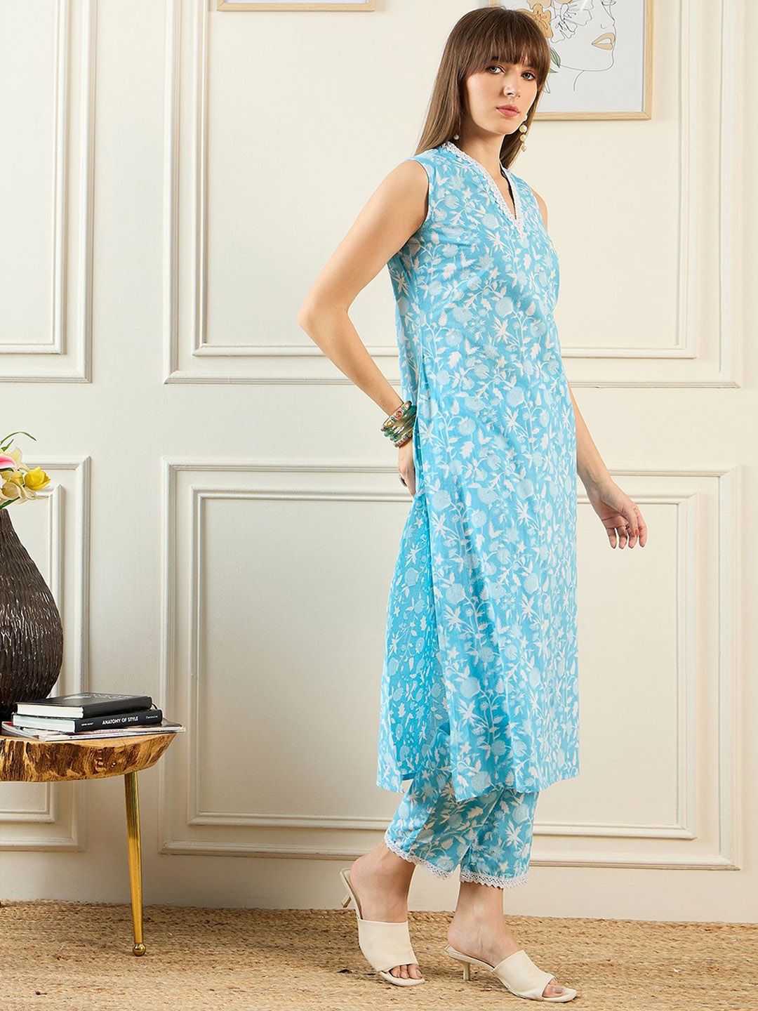 Dhiyona IE Women Blue Kurta Sets