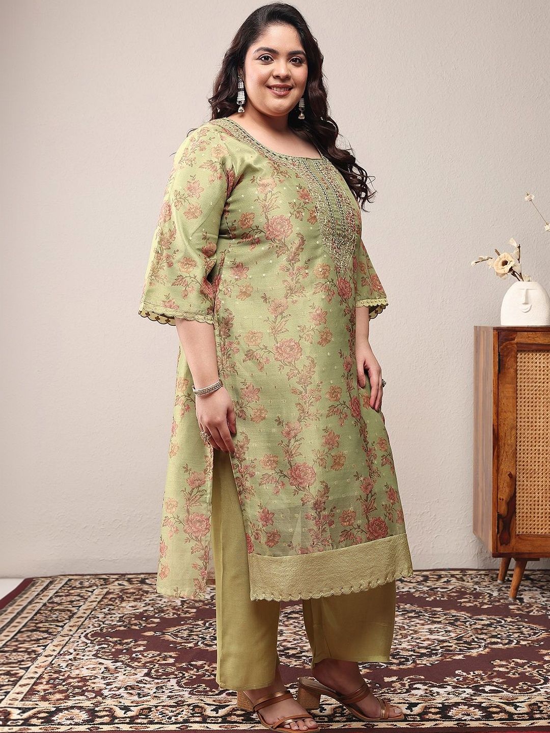 Dhiyona Women's Plus Size Floral Printed Kurta with Trousers & With Dupatta