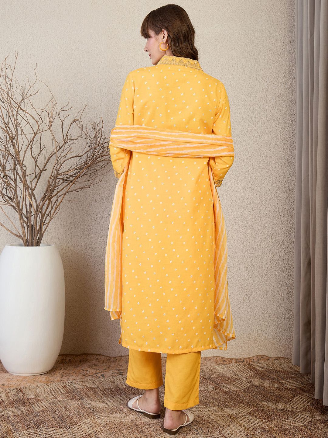 Dhiyona IE Bandhani Printed Straight Kurta With Trouser & Dupatta