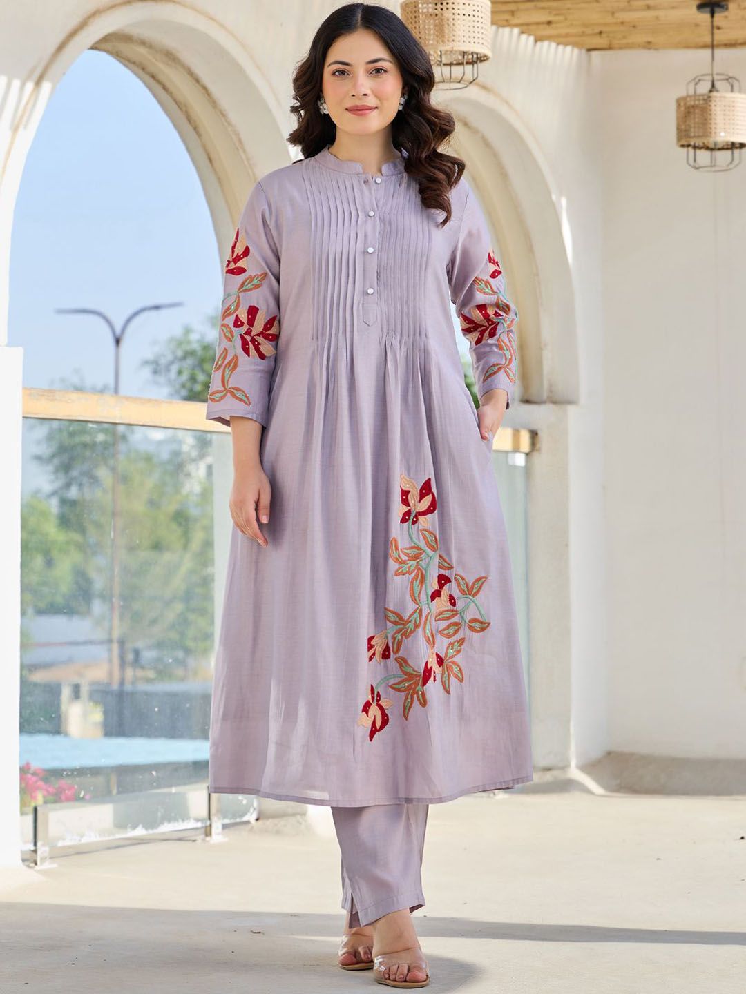 Women Floral Embroidered Thread Work Pure Cotton Kurta with Trousers