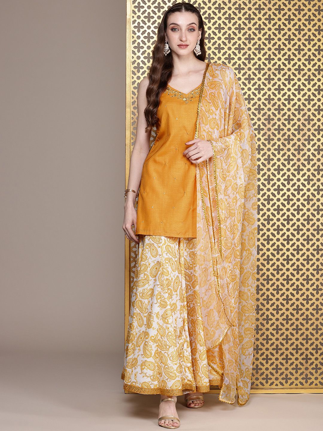 Dhiyona PD Women Women Ethnic Motifs Regular Jashn Kurti With Palazzos & Dupatta