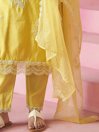 Women Floral Embroidered Kurta with Trousers & Dupatta