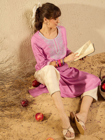 Dhiyona IE Floral Embroidered Round Neck Machine Weave Straight Kurta