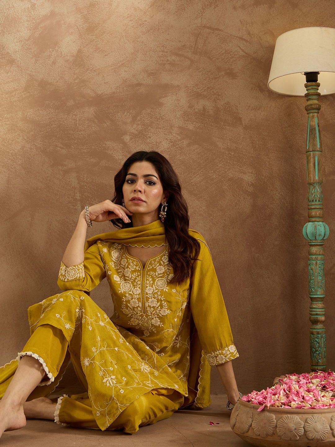 Dhiyona IE Women Ethnic Motifs Regular Thread Work Kurta with Trousers & Dupatta