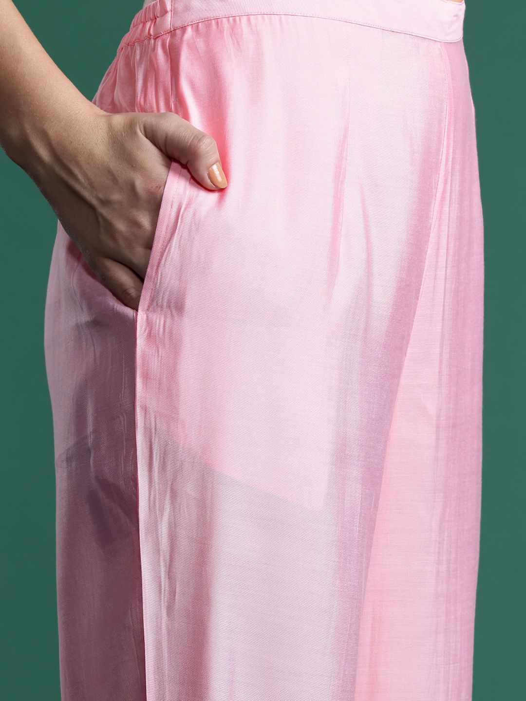 Dhiyona IE Floral Embroidered Thread Work Kurta With Trousers & Dupatta