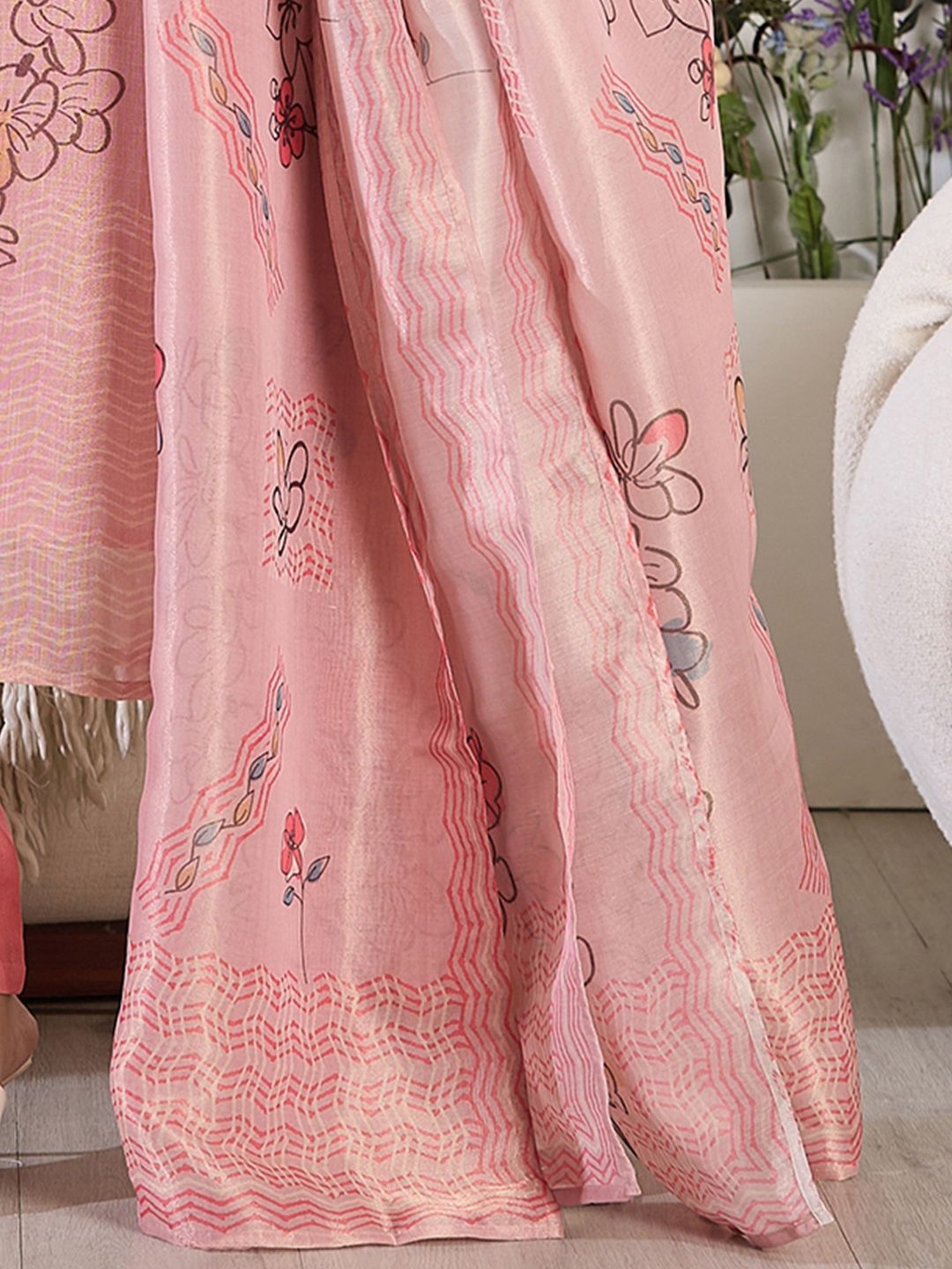 Floral Printed Round Neck Straight Kurta With Trousers & Dupatta