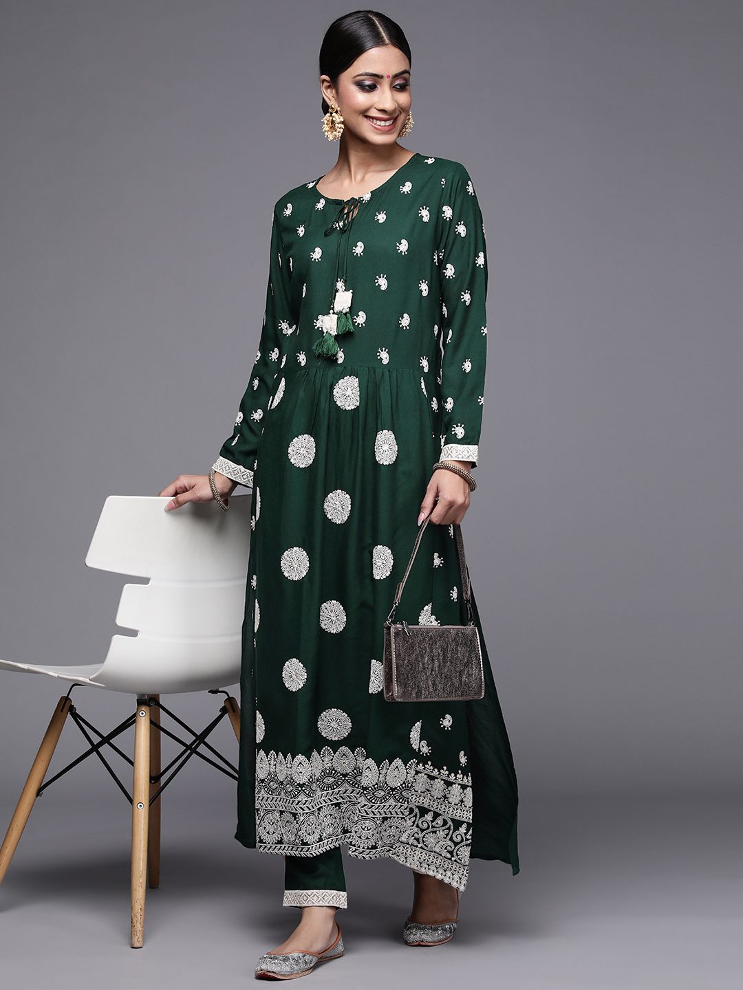 Dhiyona IE Women Green & White Ethnic Motifs Embroidered Kurta with Trousers