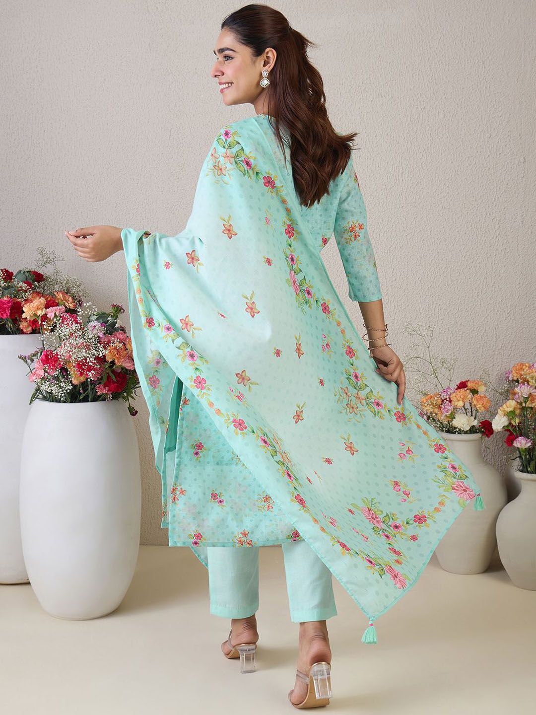 Dhiyona IE Women Floral Embroidered Thread Work Linen Kurta with Trousers & With Dupatta