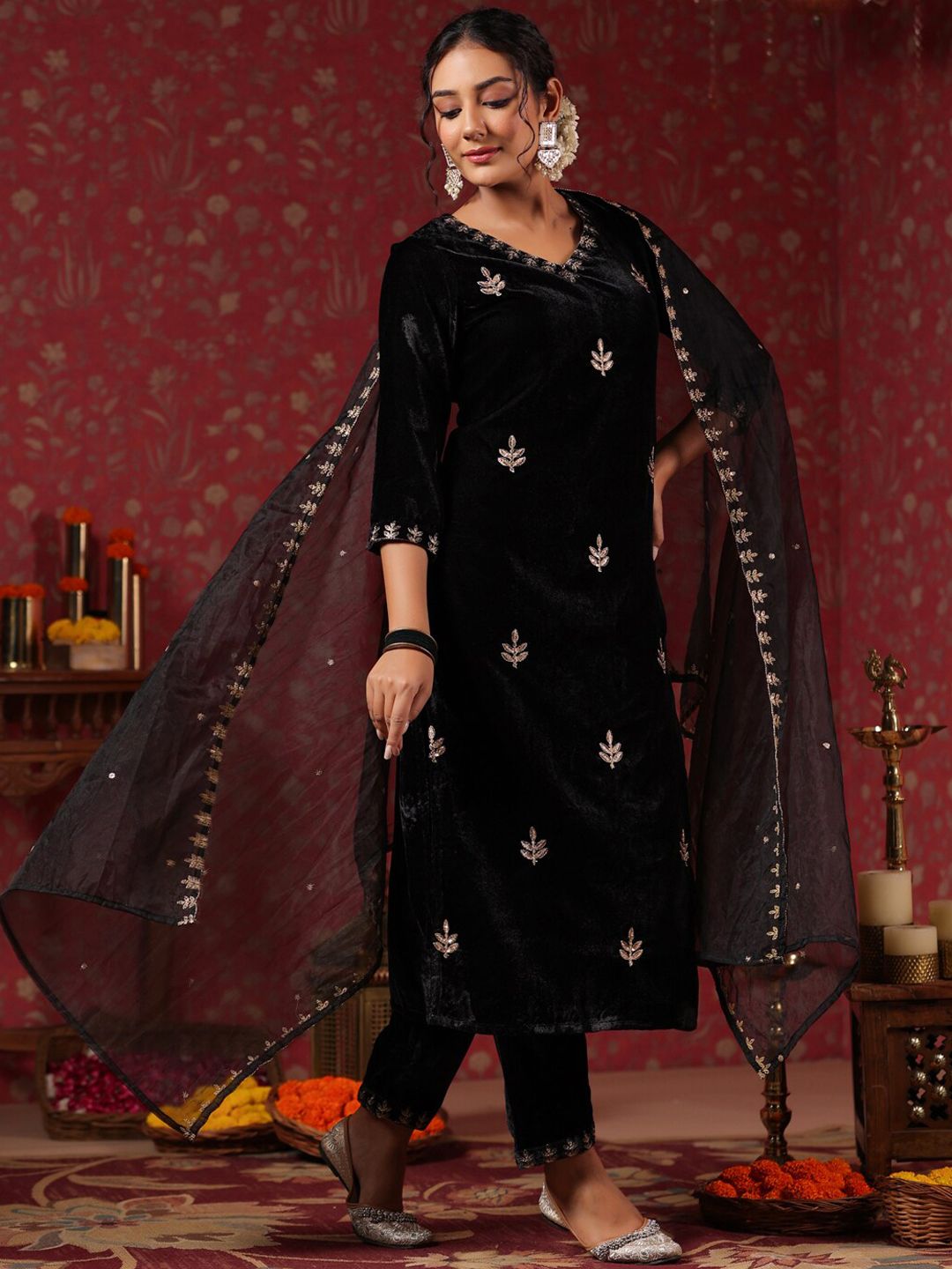 Dhiyona IS Women's Ethnic Motifs Embroidered Thread Work Velvet Kurta & Trousers With Dupatta