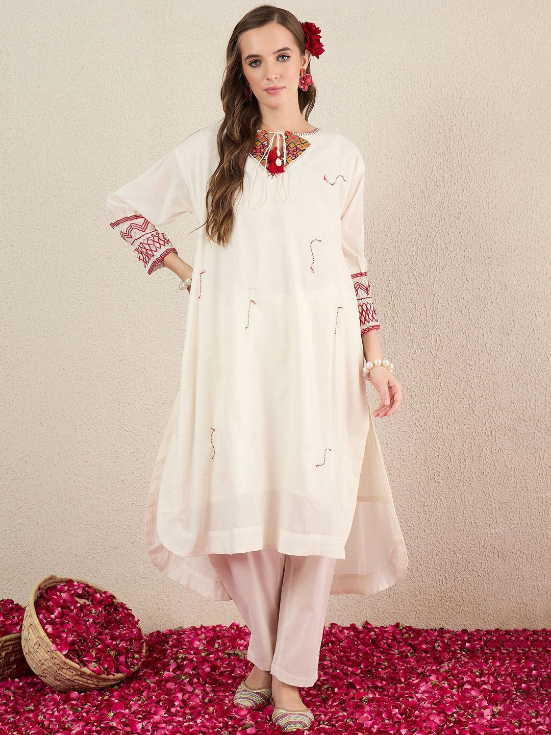 Women Ethnic Motifs Embroidered Cotton Kurta with Trousers