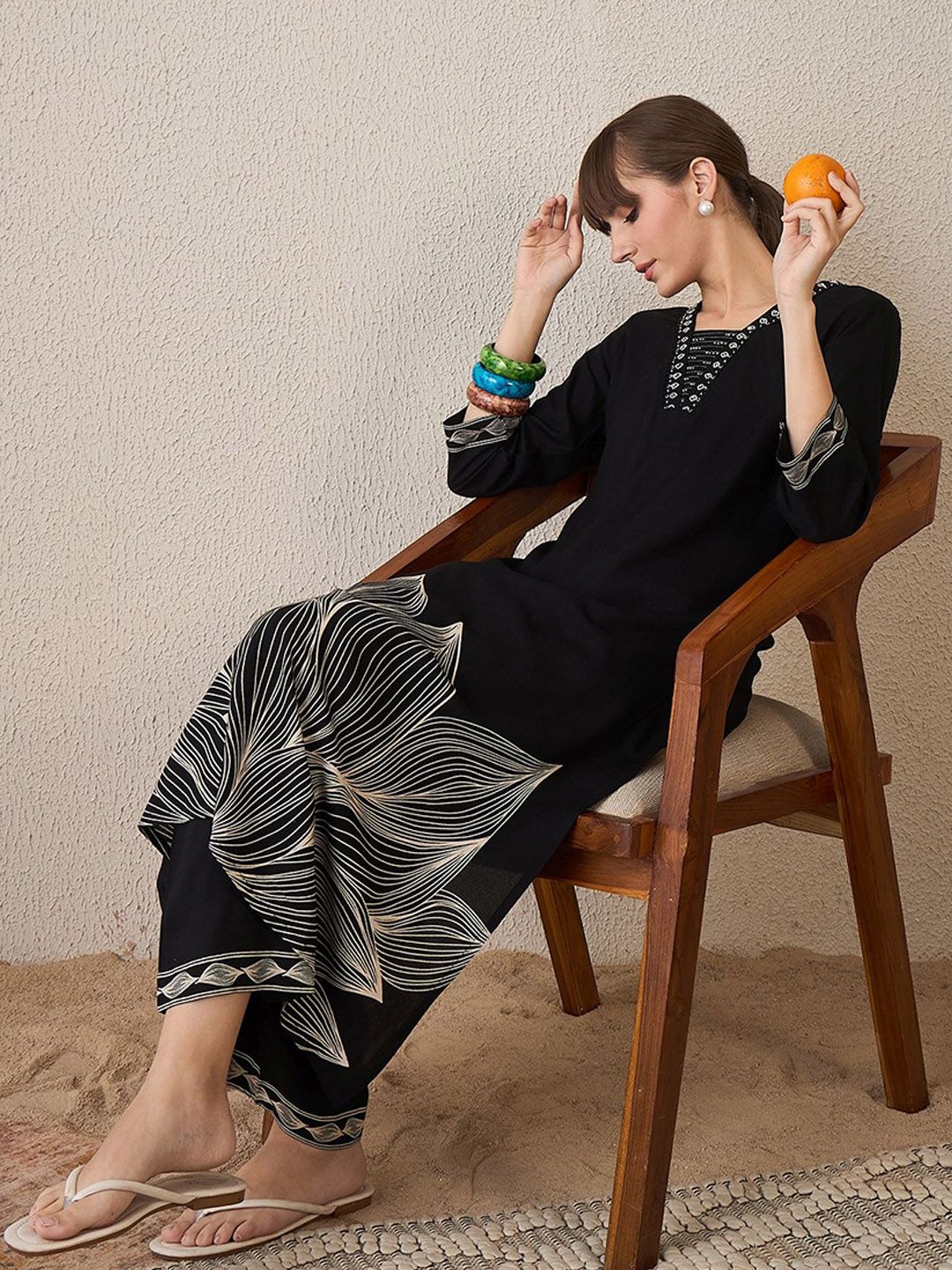 Dhiyona IE Black Printed V-Neck Straight Tunic With Palazzos