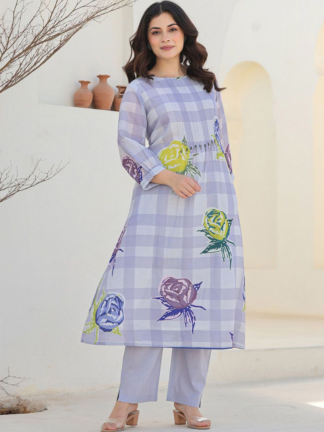 Women Floral Printed Regular Beads and Stones Pure Cotton Kurta with Trousers