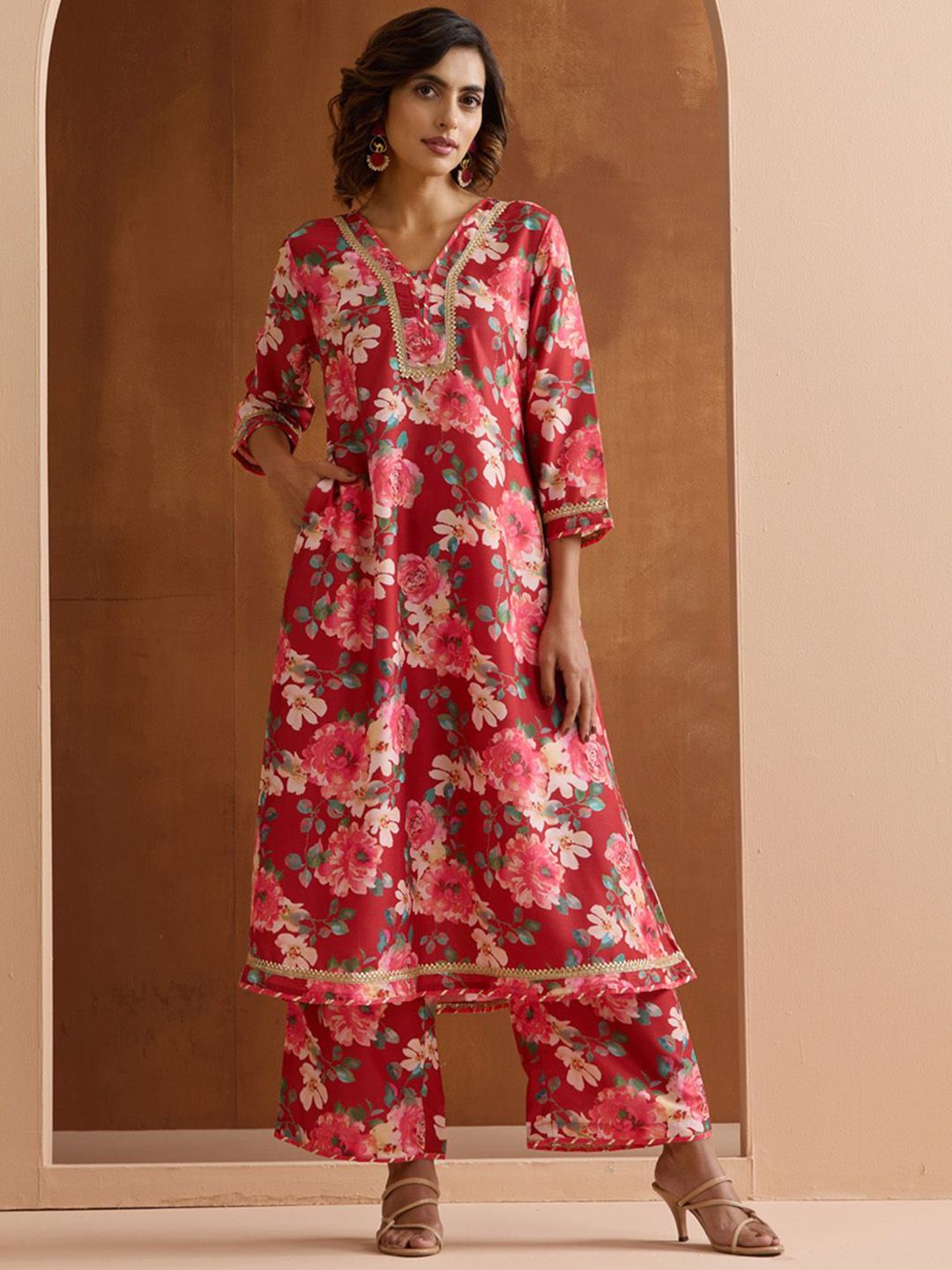 Dhiyona IS Women's Women Floral Printed Regular Kurta with Trousers & With Dupatta