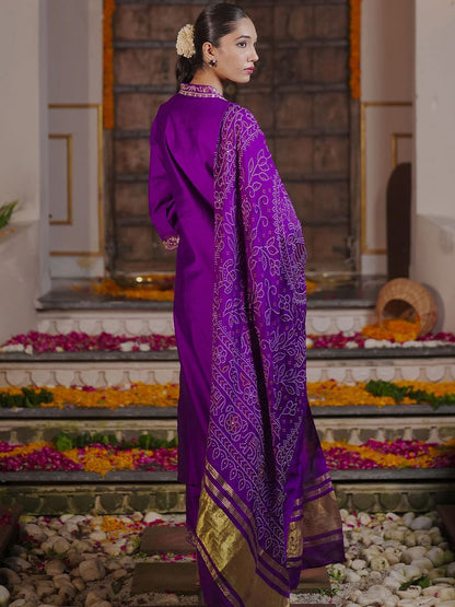 Dhiyona IE Floral Embroidered Thread Work Liva Straight Kurta With Trousers & Dupatta