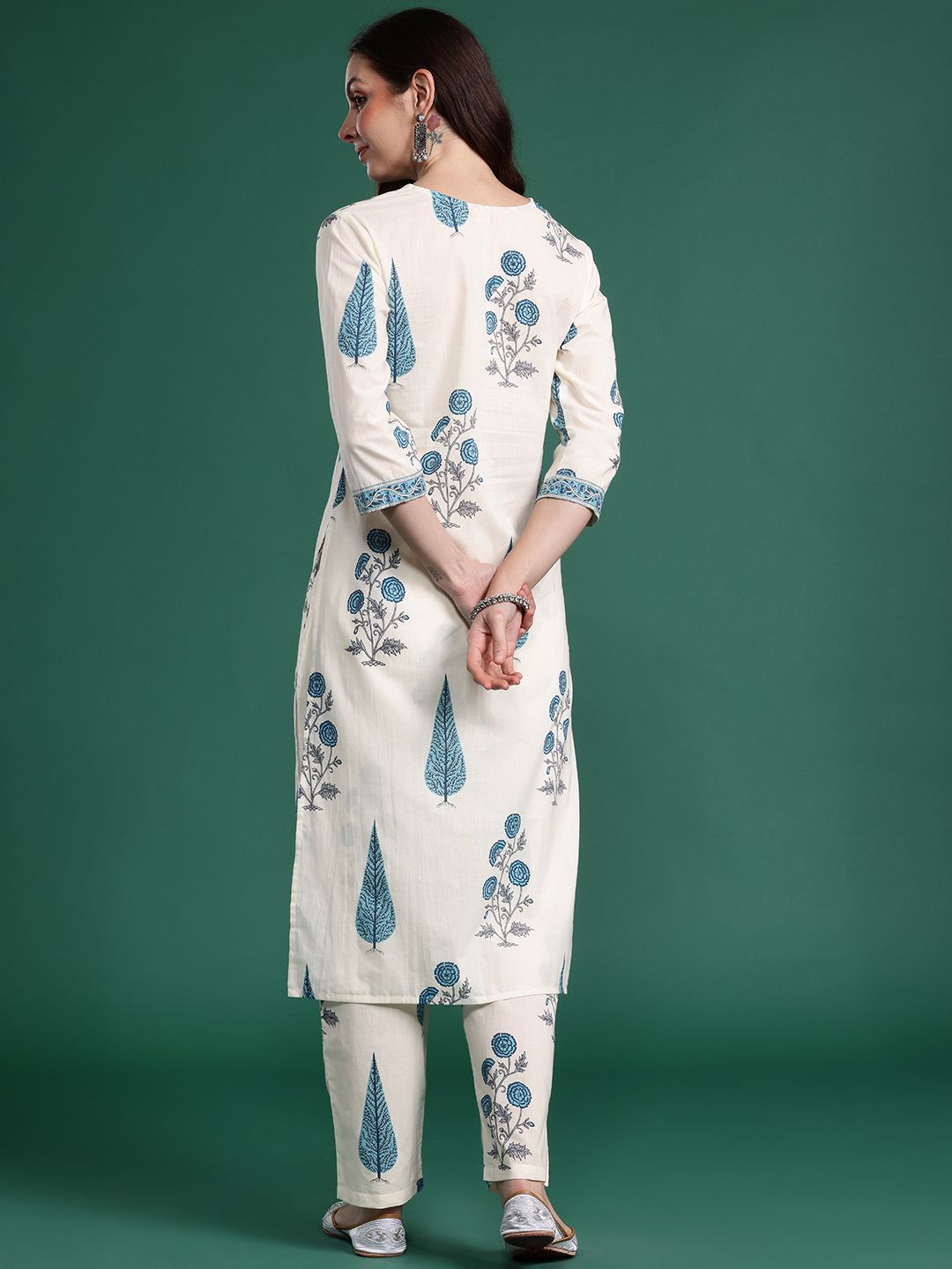Dhiyona IE Floral Printed Regular Kurta with Trousers
