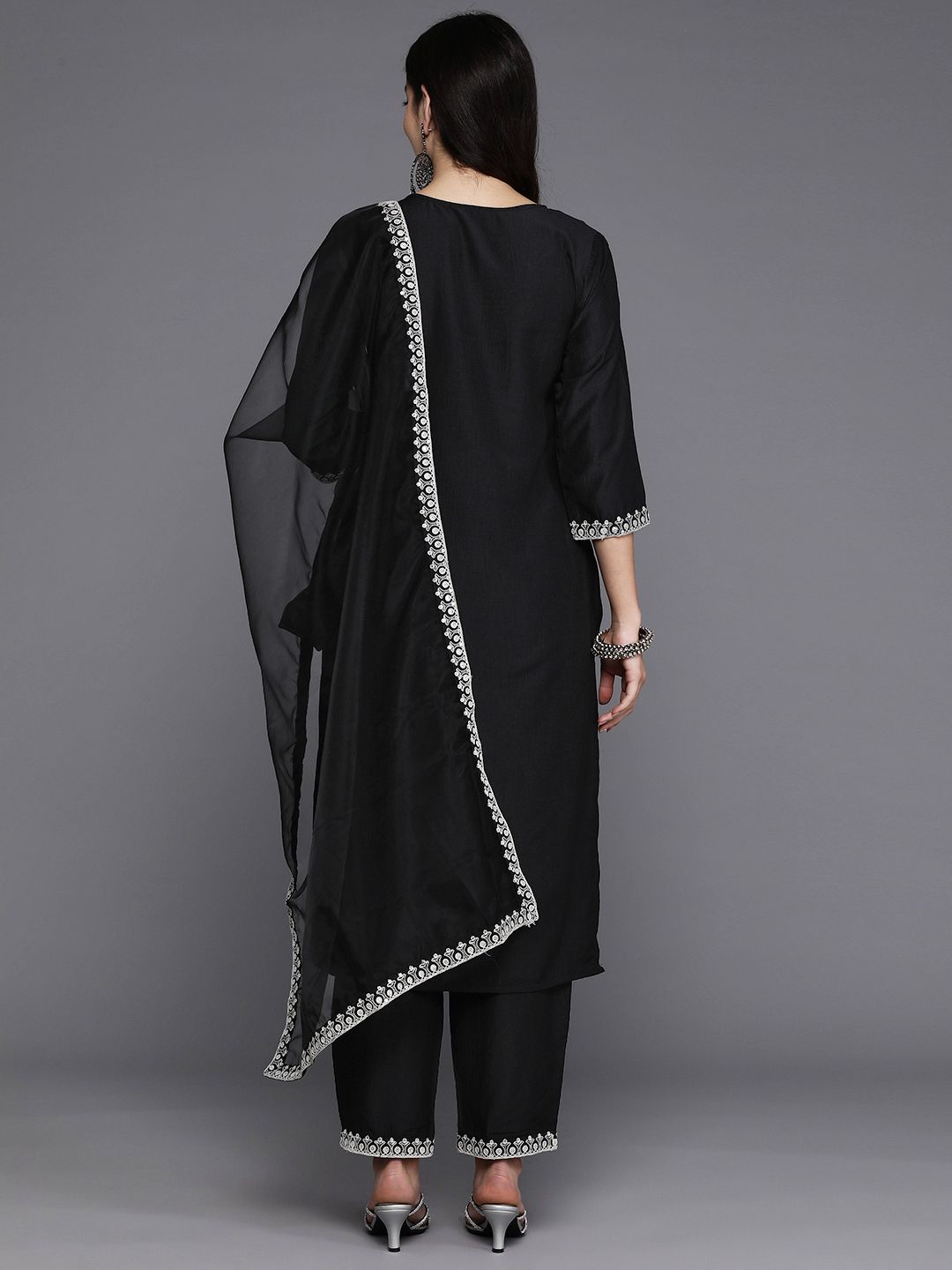 Women Floral Yoke Design Regular Thread Work Kurta with Trousers & Dupatta