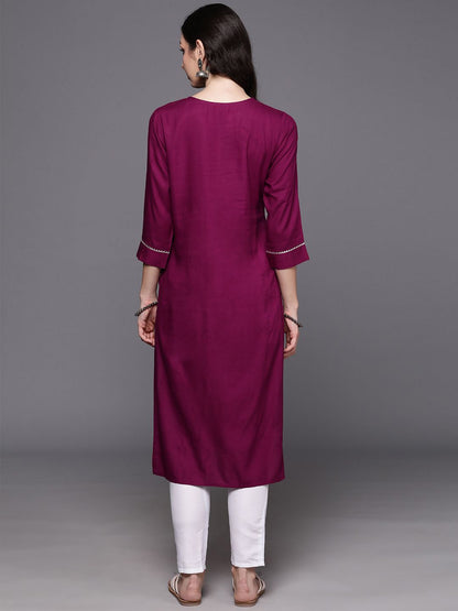 Dhiyona IE Floral Embroidered Round Neck Straight Kurta