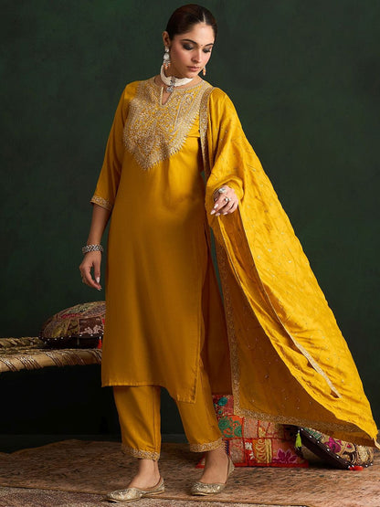 Women Paisley Embroidered Regular Kurta with Trousers & With Dupatta