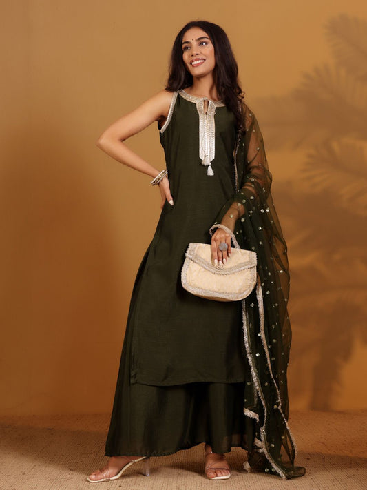 Dhiyona VA Women'sGotta Patti Keyhole Neck Straight Kurta With Trousers & Dupatta