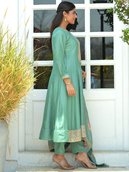 Women Floral Embroidered Regular Sequinned Kurta with Trousers & With Dupatta