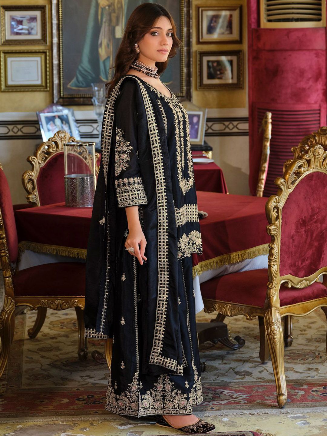 Floral Embroidered Round Neck Chinon Zari Straight Kurta & Palazzos With Dupatta