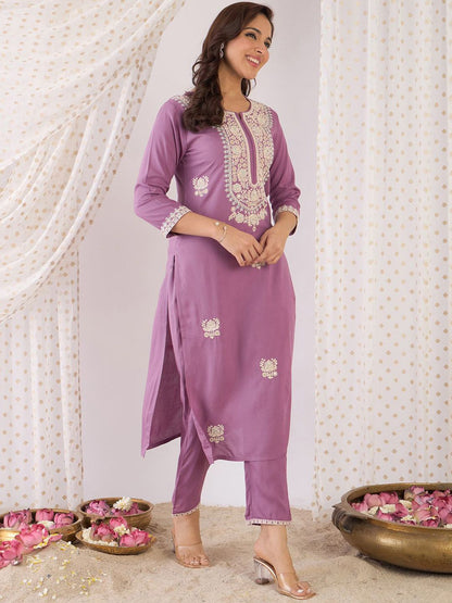 Dhiyona IE Floral Embroidered Thread Work Straight Kurta With Trousers