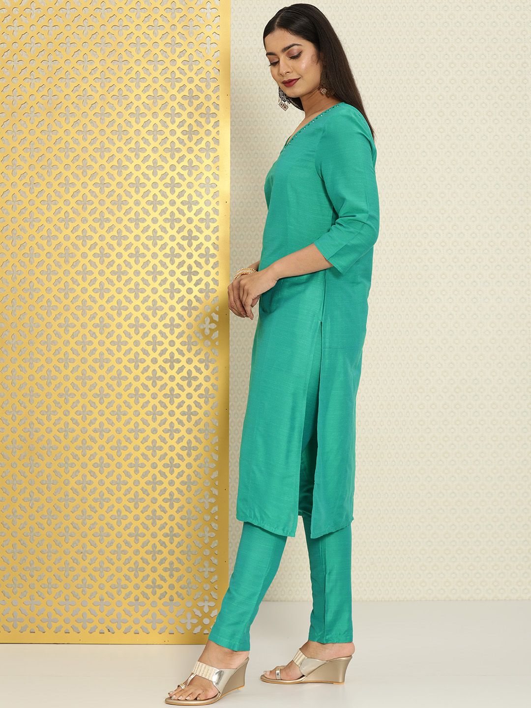 Dhiyona PD Women Women Blue Solid Pure Cotton Jashn Kurta with Trousers & Dupatta