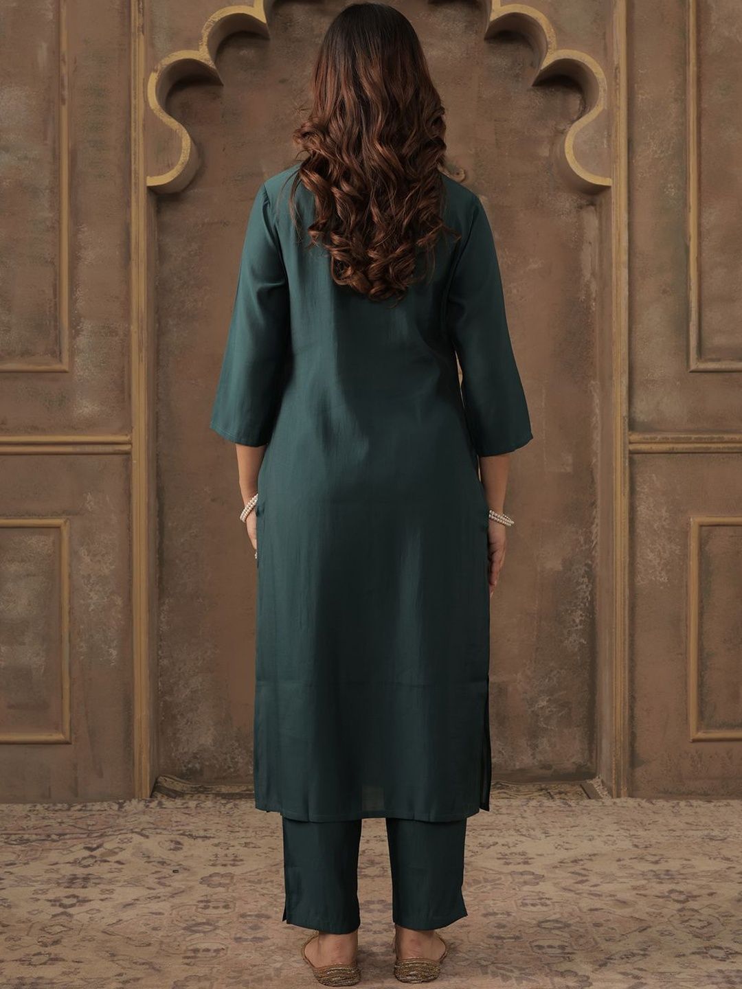 Women Ethnic Motifs Embroidered Kurta with Trousers