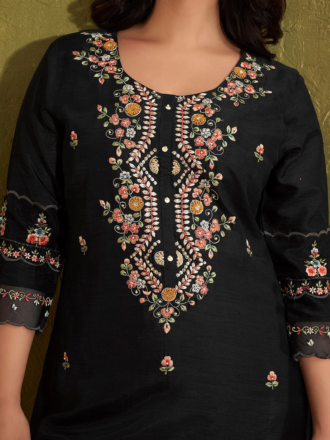 Women Floral Embroidered Regular Beads and Stones Kurta with Trousers & Dupatta