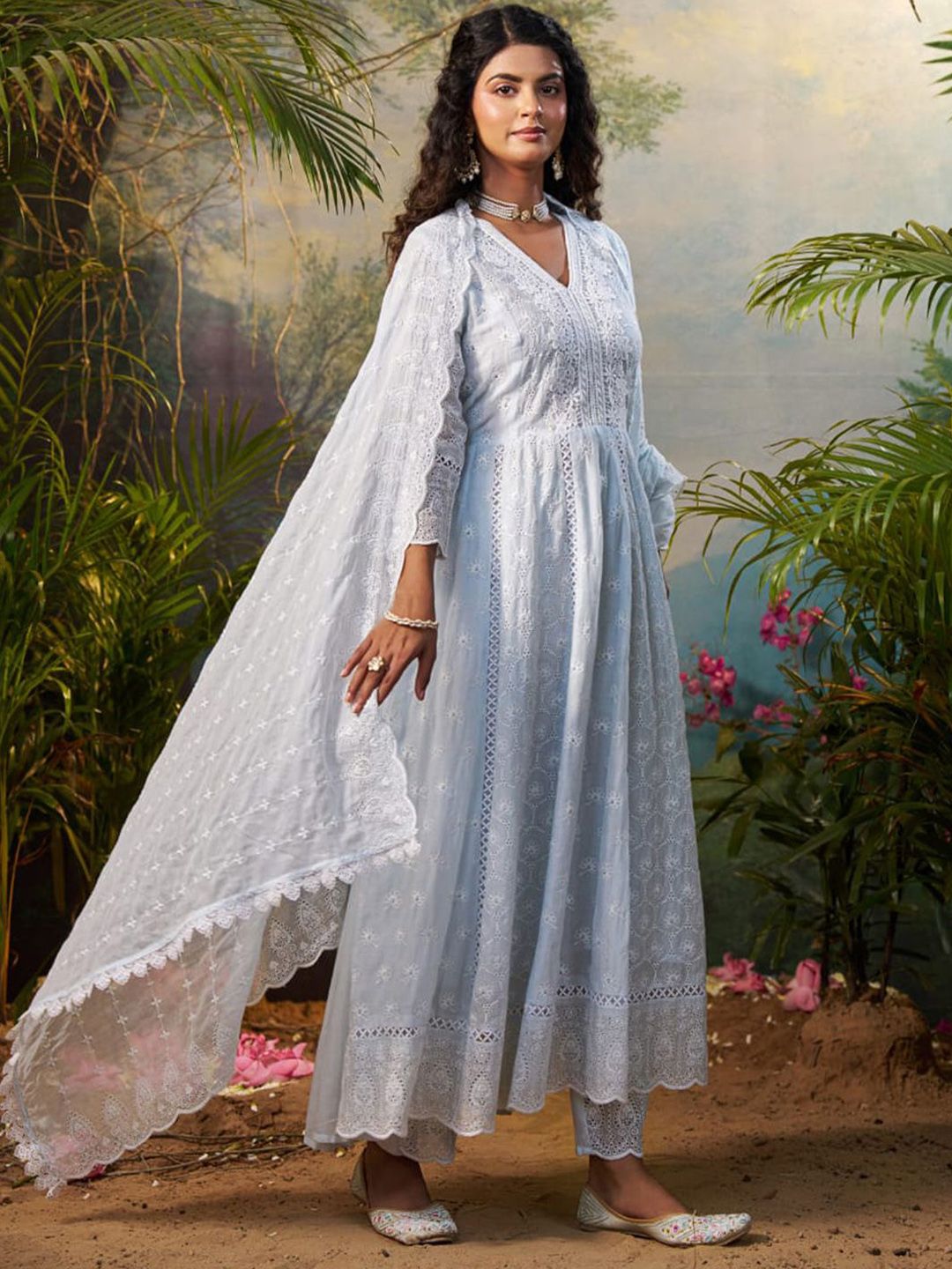 Women Floral Embroidered Regular Thread Work Kurta Trousers With Dupatta Set