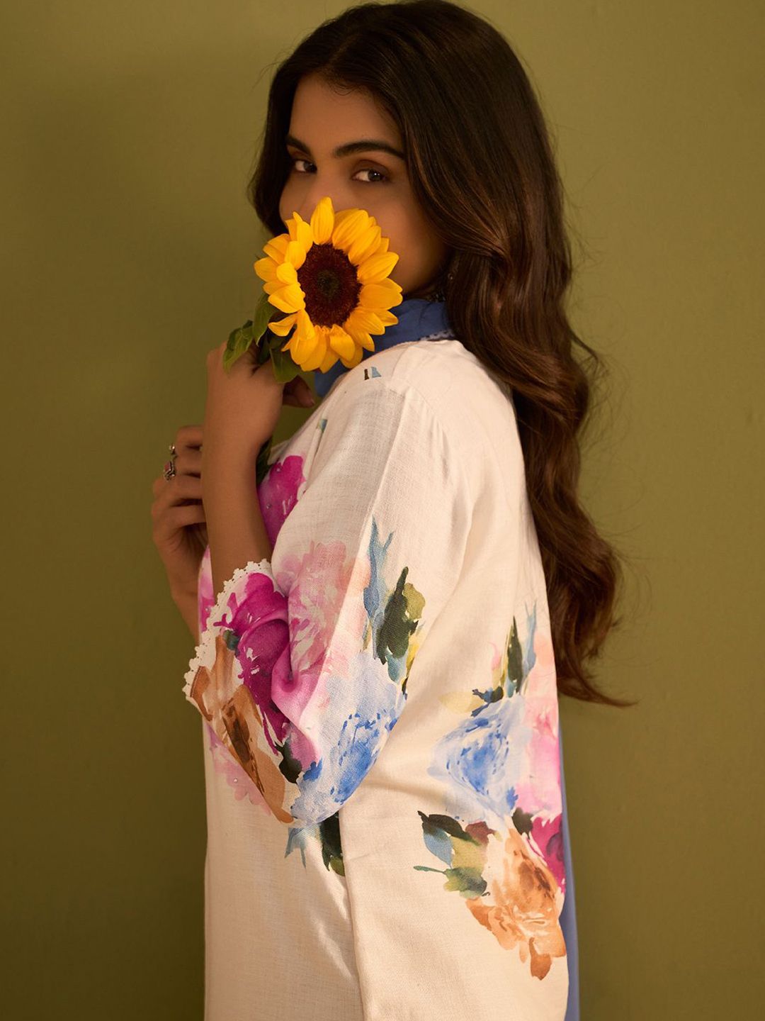 Floral Printed Beads and Stones Linen Straight Kurta with Trouser & Dupatta