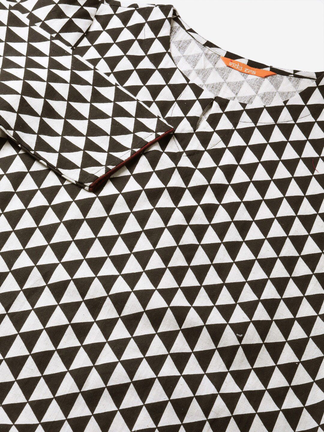 Dhiyona IE Women Black & White Geometric Printed Straight Kurta