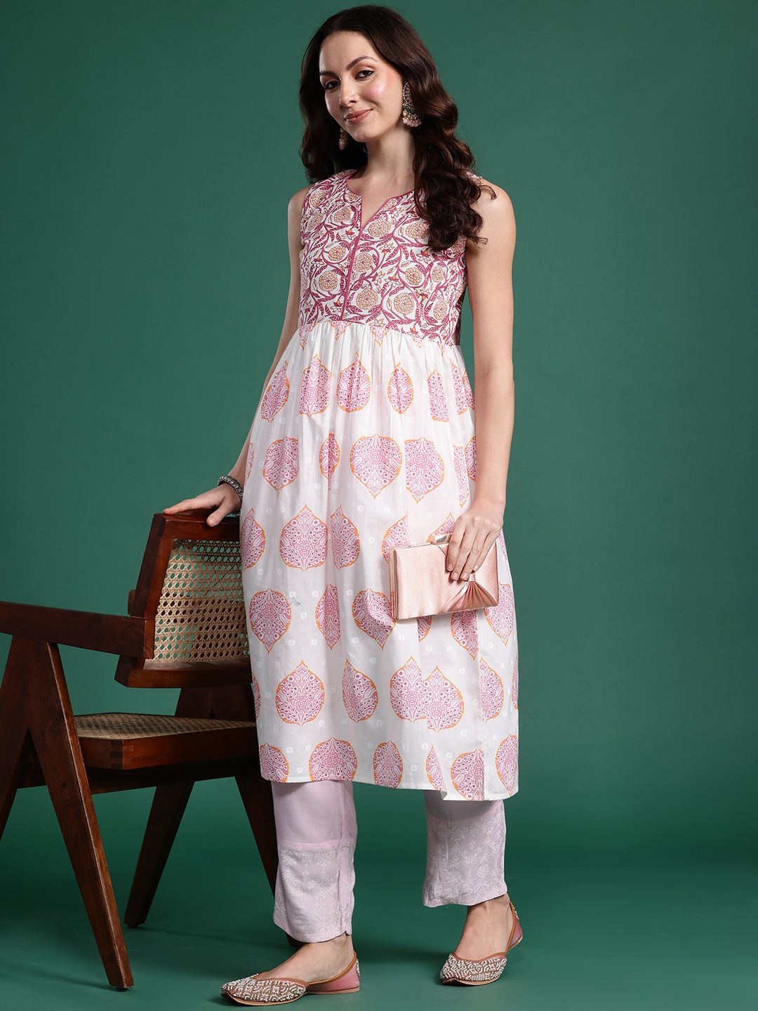 Dhiyona IE Women Floral Printed Pure Cotton Anarkali Kurta