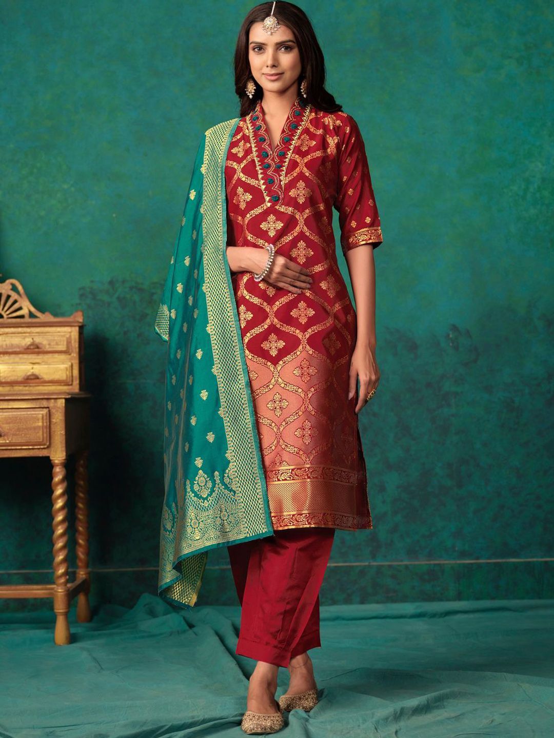 Dhiyona SN Women's Maroon Ethnic Motifs Woven Design Regular Thread Work Kurta & Salwar With Dupatta