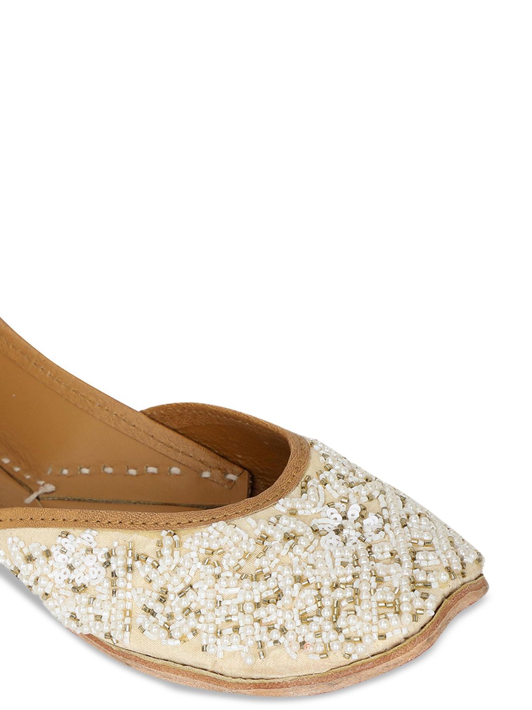 Dhiyona HOP Square Toe Ethnic Embellished Fabric Mojaris