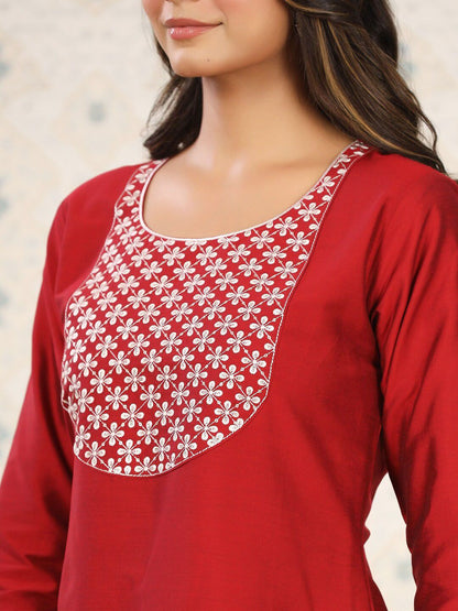 Dhiyona OD  Floral Embroidered Yoke Sequined Straight Kurta with Trousers