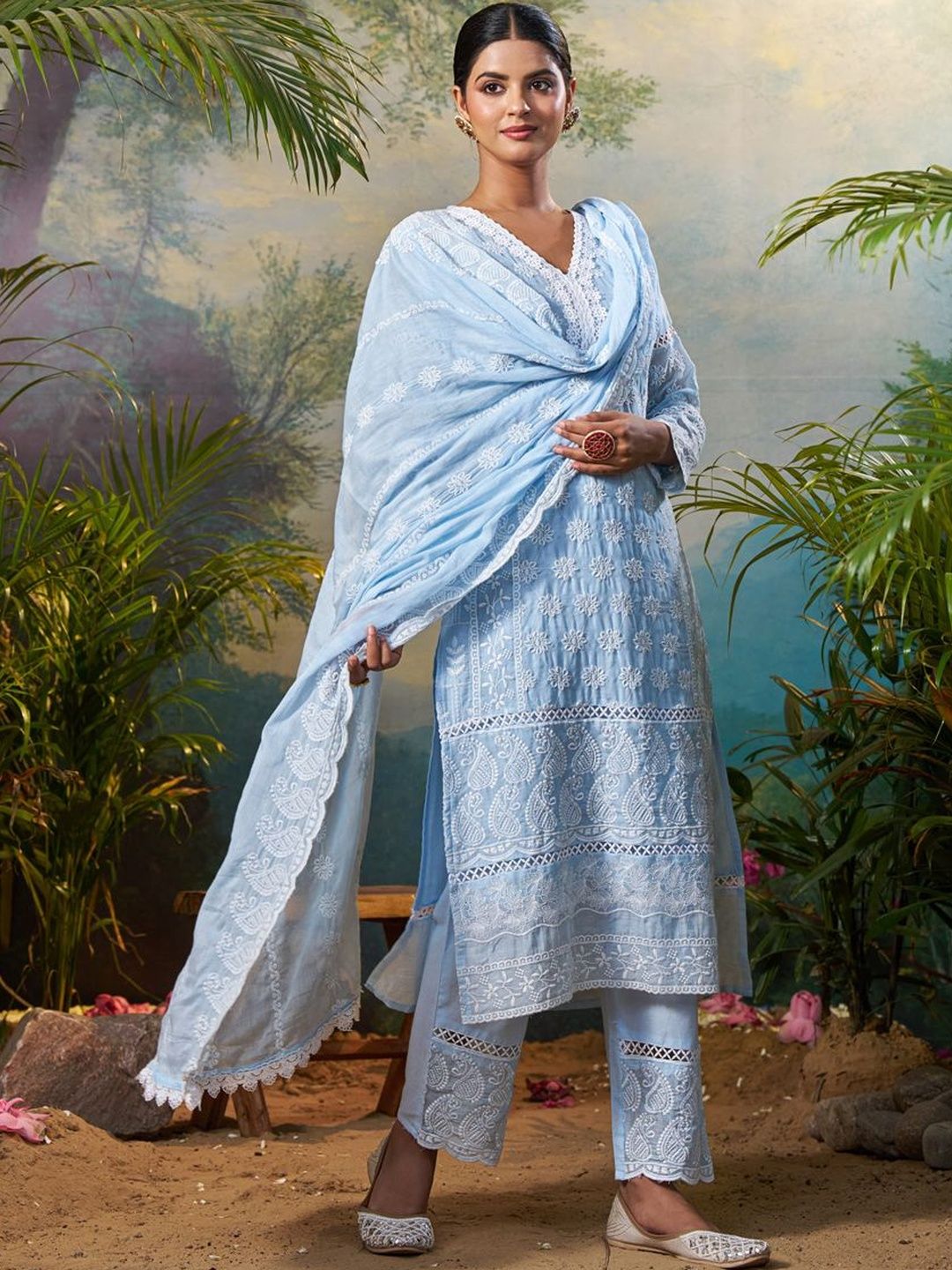 Women Ethnic Motifs Embroidered Regular Thread Work Pure Cotton Kurta with Trousers & With Dupatta